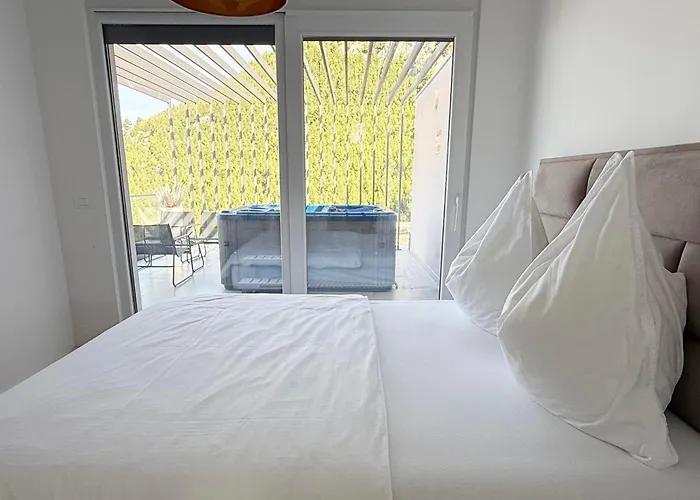 Blue Lagoon Makarská